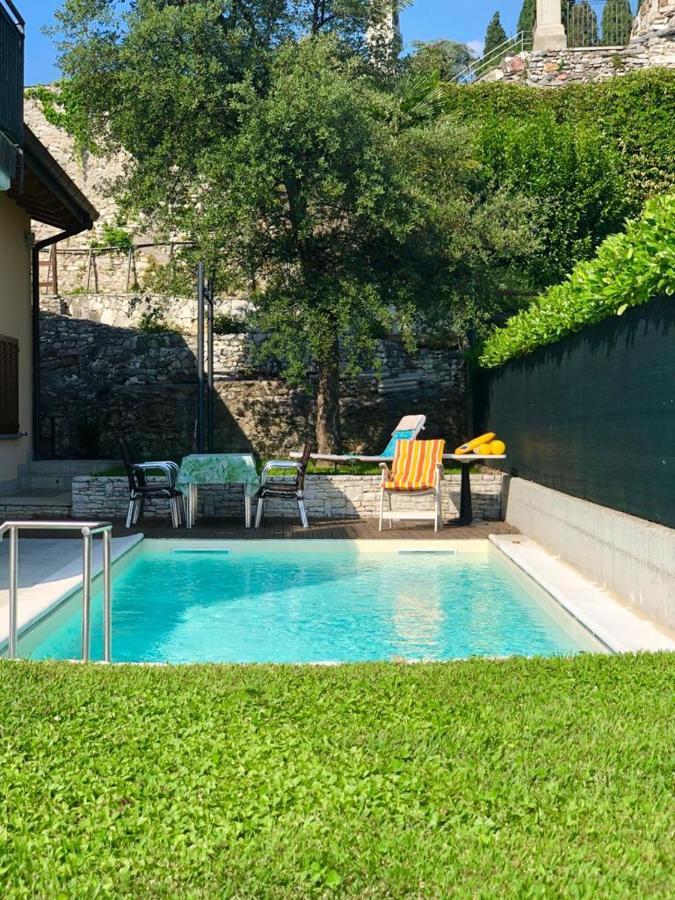 Bed and Breakfast Il Sasso Bianco Comerio Екстер'єр фото