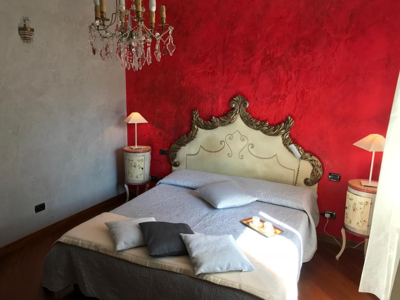 Bed and Breakfast Il Sasso Bianco Comerio Екстер'єр фото