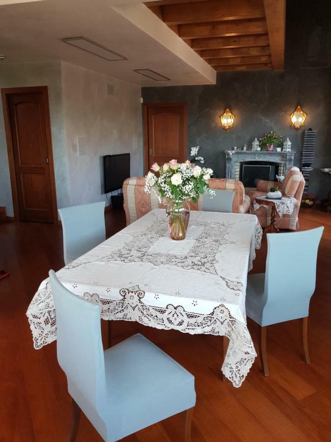 Bed and Breakfast Il Sasso Bianco Comerio Екстер'єр фото