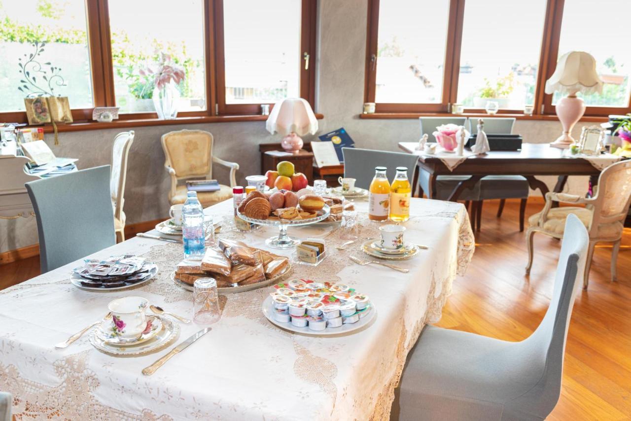 Bed and Breakfast Il Sasso Bianco Comerio Екстер'єр фото