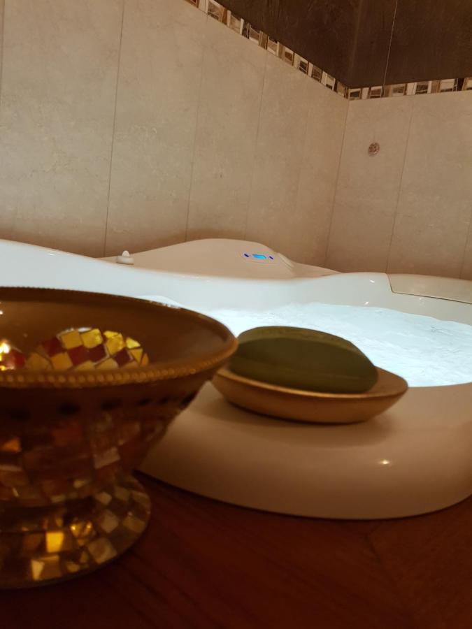 Bed and Breakfast Il Sasso Bianco Comerio Екстер'єр фото